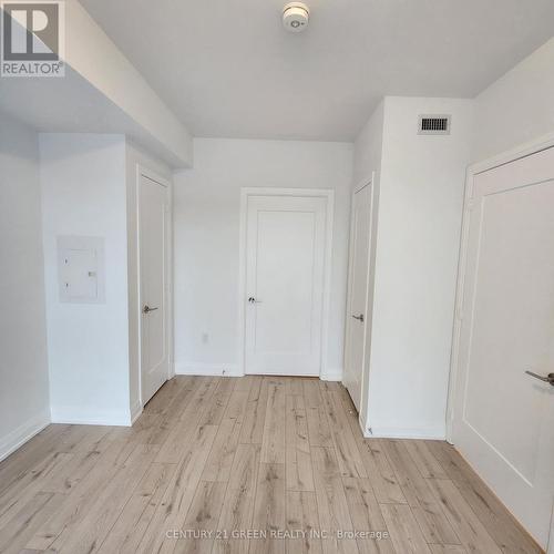 224 - 412 Silver Maple Road, Oakville, ON - Indoor Photo Showing Other Room