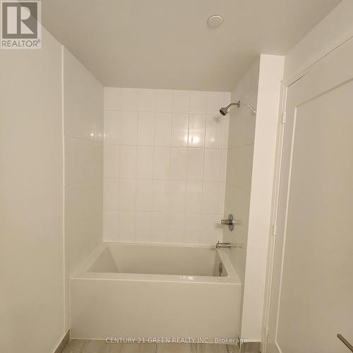 224 - 412 Silver Maple Road, Oakville, ON - Indoor Photo Showing Bathroom