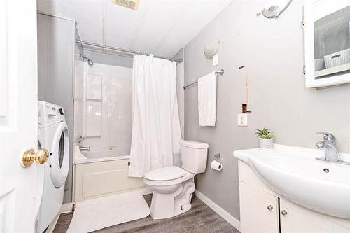 15 Aspen Four Dr, Steinbach, MB 