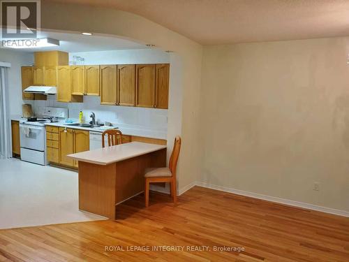 31 Thornbury Crescent, Ottawa, ON - Indoor Photo Showing Kitchen With Double Sink