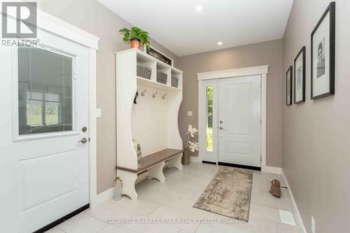 Large, welcoming entry. - 8037 Springwater Road, Central Elgin, ON 