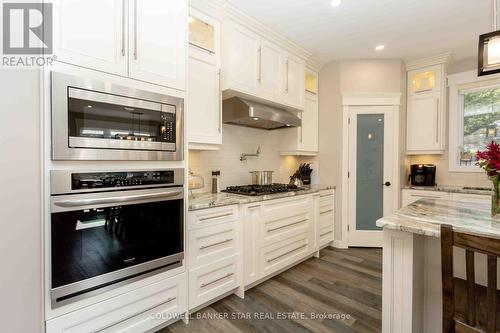 Gorgeous chefs kitchen with walk in pantry. - 8037 Springwater Road, Central Elgin, ON 