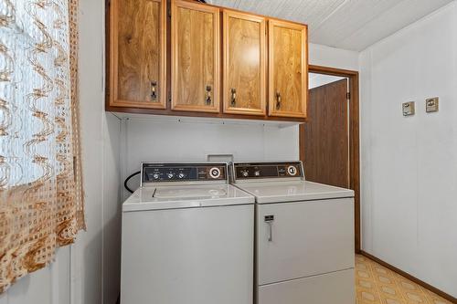 Corridor - 162 Route 342, Pointe-Fortune, QC - Indoor Photo Showing Laundry Room