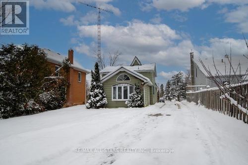 990 Eldon Road, Kawartha Lakes (Oakwood), ON - Outdoor