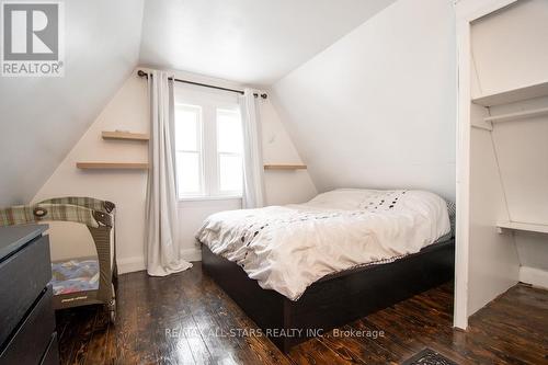 990 Eldon Road, Kawartha Lakes (Oakwood), ON - Indoor Photo Showing Bedroom