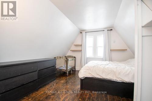 990 Eldon Road, Kawartha Lakes (Oakwood), ON - Indoor Photo Showing Bedroom