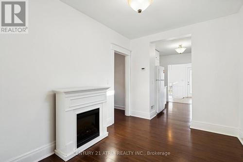 106 Burgar Street, Welland, ON - Indoor With Fireplace