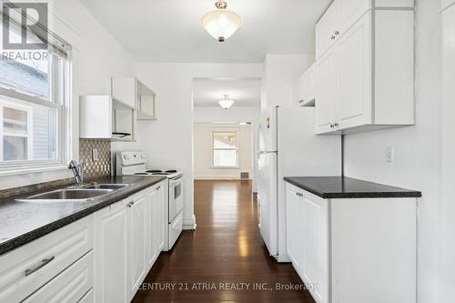 106 Burgar Street, Welland, ON - Indoor Photo Showing Kitchen With Double Sink