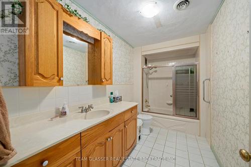 128 Centre Street, North Middlesex (Parkhill), ON - Indoor Photo Showing Bathroom