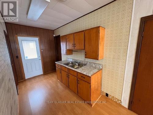 128 Centre Street, North Middlesex (Parkhill), ON - Indoor Photo Showing Kitchen With Double Sink
