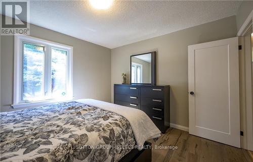 Upper - 6 Kirkton Court, London North (North H), ON - Indoor Photo Showing Bedroom