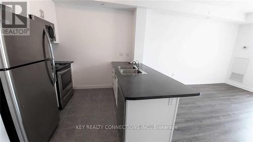 Kitchen - 225 - 101 Shoreview Place, Hamilton, ON - Indoor Photo Showing Kitchen With Double Sink
