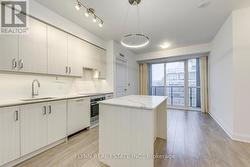 2001 - 36 ELM DRIVE W  Mississauga, ON L5B 0N3