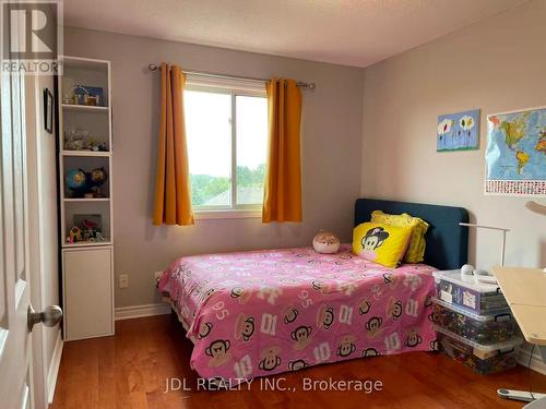 394 Berryhill Drive W, London North, ON - Indoor Photo Showing Bedroom