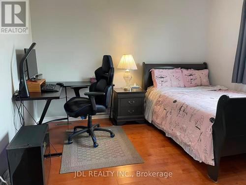 394 Berryhill Drive W, London North, ON - Indoor Photo Showing Bedroom