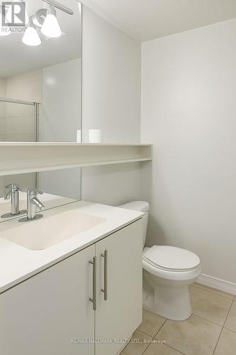 440 - 2885 Bayview Avenue, Toronto, ON - Indoor Photo Showing Bathroom