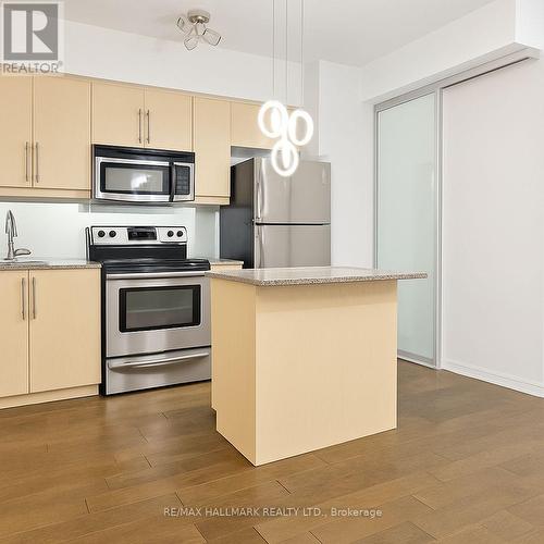 440 - 2885 Bayview Avenue, Toronto, ON - Indoor Photo Showing Kitchen