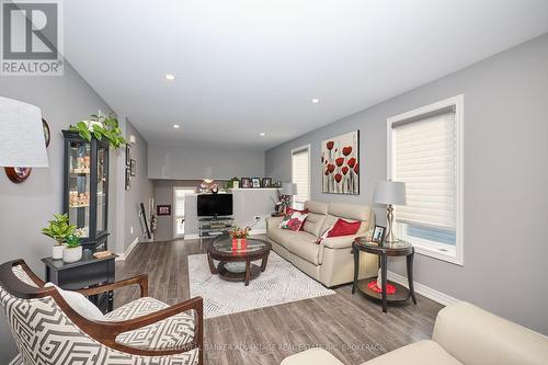 91 Scholfield Avenue S, Welland (Lincoln/Crowland), ON - Indoor Photo Showing Living Room