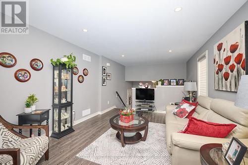 91 Scholfield Avenue S, Welland (Lincoln/Crowland), ON - Indoor Photo Showing Living Room