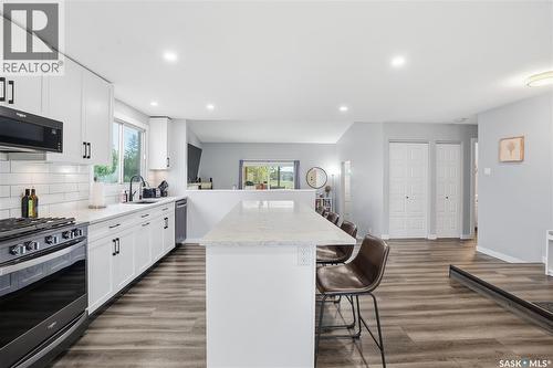 86 Mackenzie Crescent, Regina, SK - Indoor Photo Showing Kitchen With Upgraded Kitchen