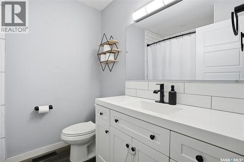 86 Mackenzie Crescent, Regina, SK - Indoor Photo Showing Bathroom