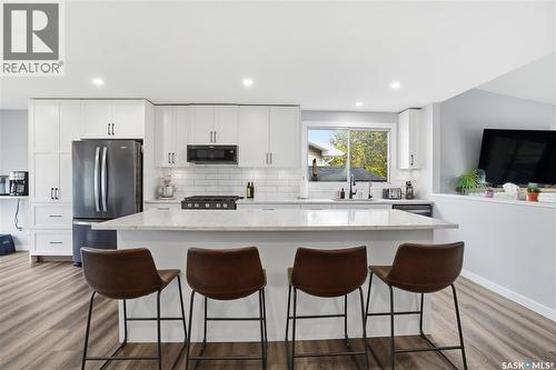 86 Mackenzie Crescent, Regina, SK - Indoor Photo Showing Kitchen With Stainless Steel Kitchen With Upgraded Kitchen