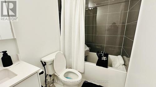 2506 - 105 Oneida Crescent, Richmond Hill, ON - Indoor