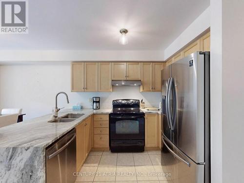 16 Stiles Avenue, Aurora, ON - Indoor Photo Showing Kitchen With Stainless Steel Kitchen With Double Sink