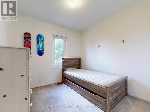 16 Stiles Avenue, Aurora, ON - Indoor Photo Showing Bedroom
