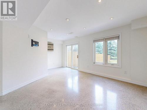 16 Stiles Avenue, Aurora, ON - Indoor Photo Showing Other Room