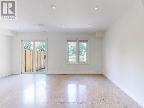 16 Stiles Avenue, Aurora, ON - Indoor Photo Showing Other Room