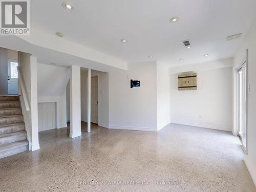 16 Stiles Avenue, Aurora, ON - Indoor Photo Showing Other Room