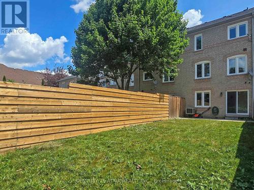 16 Stiles Avenue, Aurora, ON - Outdoor