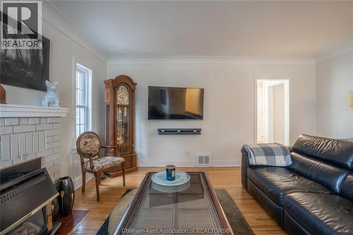 86 Phyllis Avenue, Chatham, ON - Indoor Photo Showing Living Room With Fireplace