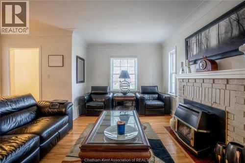 86 Phyllis Avenue, Chatham, ON - Indoor Photo Showing Living Room With Fireplace