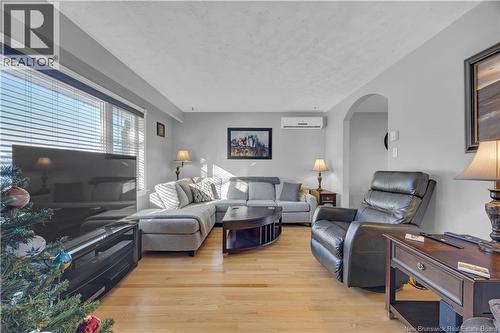 17 Autumnwood Avenue, Quispamsis, NB - Indoor Photo Showing Living Room