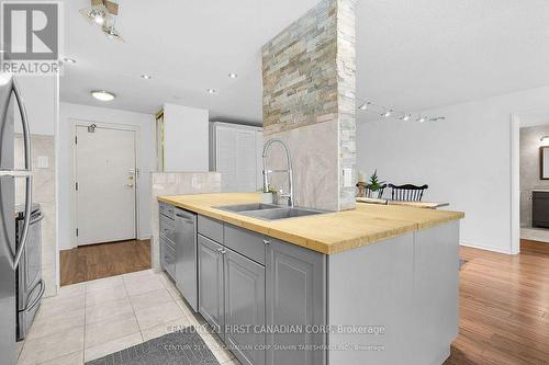 407 - 570 Proudfoot Lane, London North (North N), ON - Indoor Photo Showing Kitchen With Double Sink