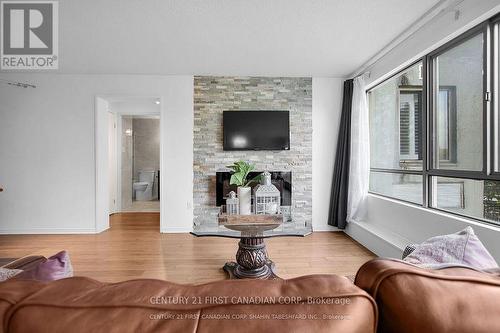 407 - 570 Proudfoot Lane, London North (North N), ON - Indoor Photo Showing Living Room With Fireplace