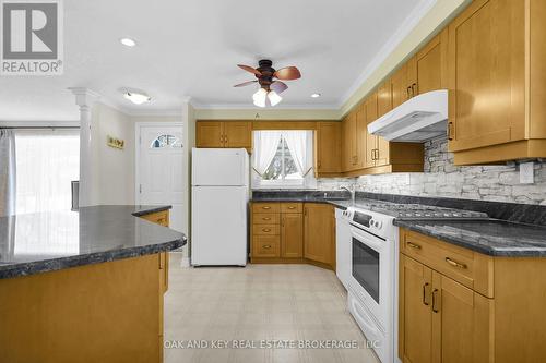 6 Court Lane, London East (East O), ON - Indoor Photo Showing Kitchen