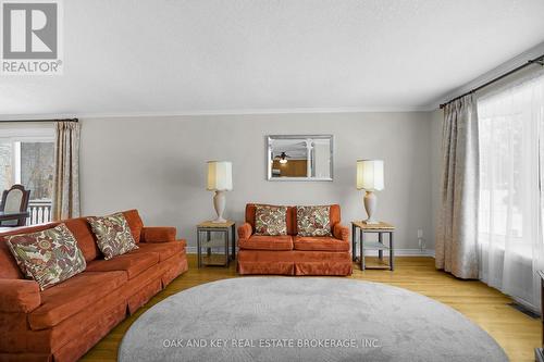 6 Court Lane, London East (East O), ON - Indoor Photo Showing Living Room