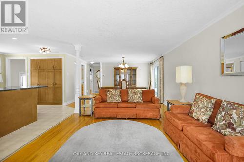6 Court Lane, London East (East O), ON - Indoor Photo Showing Living Room