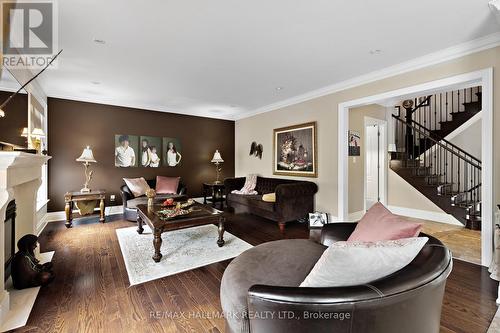2485 Meadowridge Drive, Oakville, ON - Indoor Photo Showing Living Room
