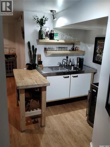 1134 Main Street, Saskatoon, SK - Indoor Photo Showing Kitchen