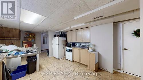 26 Ramsey Crescent, Hamilton, ON - Indoor Photo Showing Kitchen