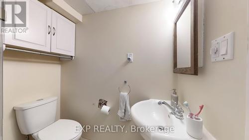 26 Ramsey Crescent, Hamilton, ON - Indoor Photo Showing Bathroom