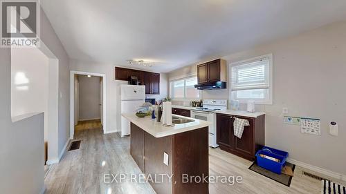 26 Ramsey Crescent, Hamilton, ON - Indoor Photo Showing Kitchen