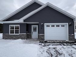 15 Oxford Court  Valley, NS B6L 4G1