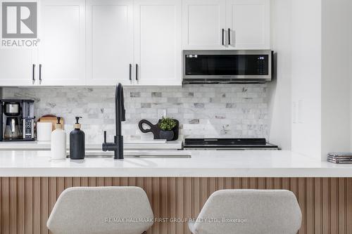 208 - 91 Aspen Springs Drive, Clarington, ON - Indoor Photo Showing Kitchen