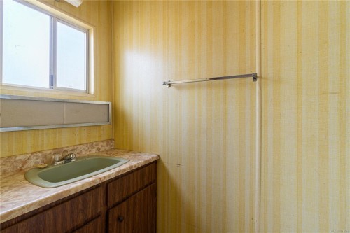 792 Reid Rd, Parksville, BC 