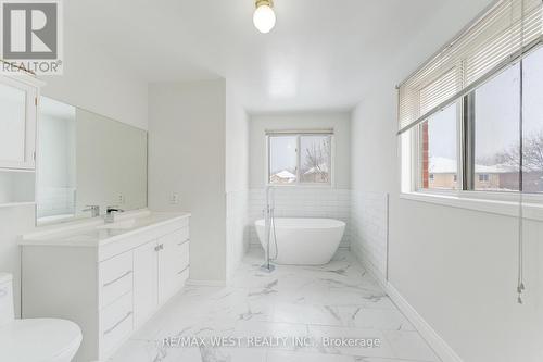 20 Felt Crescent, Barrie, ON - Indoor Photo Showing Bathroom